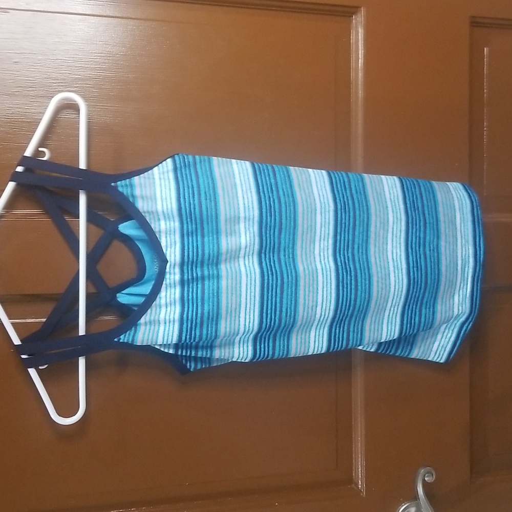 Danskin Now Caribbean blue stripe Yoga Medium 8/10 tank with built in bra